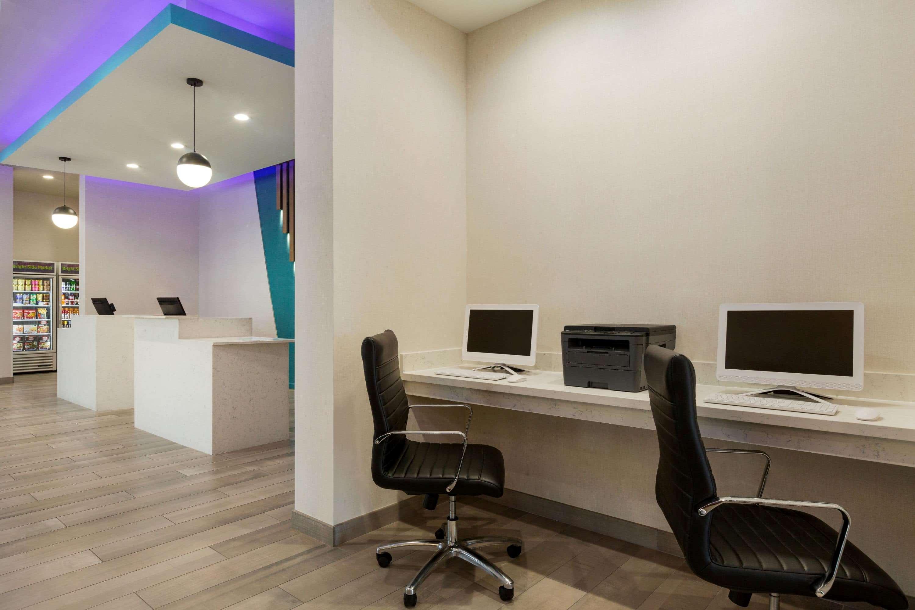 La Quinta By Wyndham Richmond-Sugarland Hotel Екстериор снимка