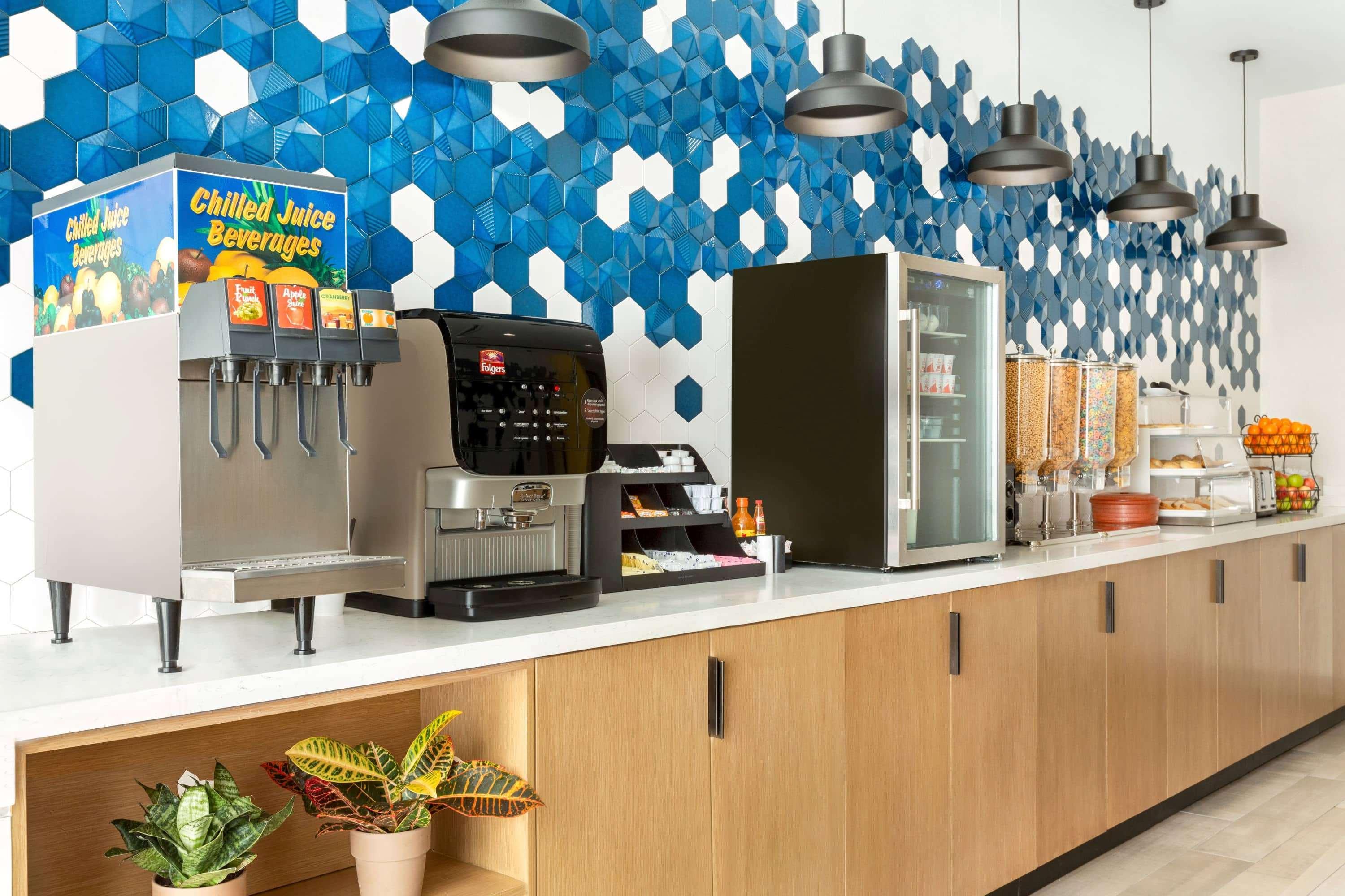 La Quinta By Wyndham Richmond-Sugarland Hotel Екстериор снимка
