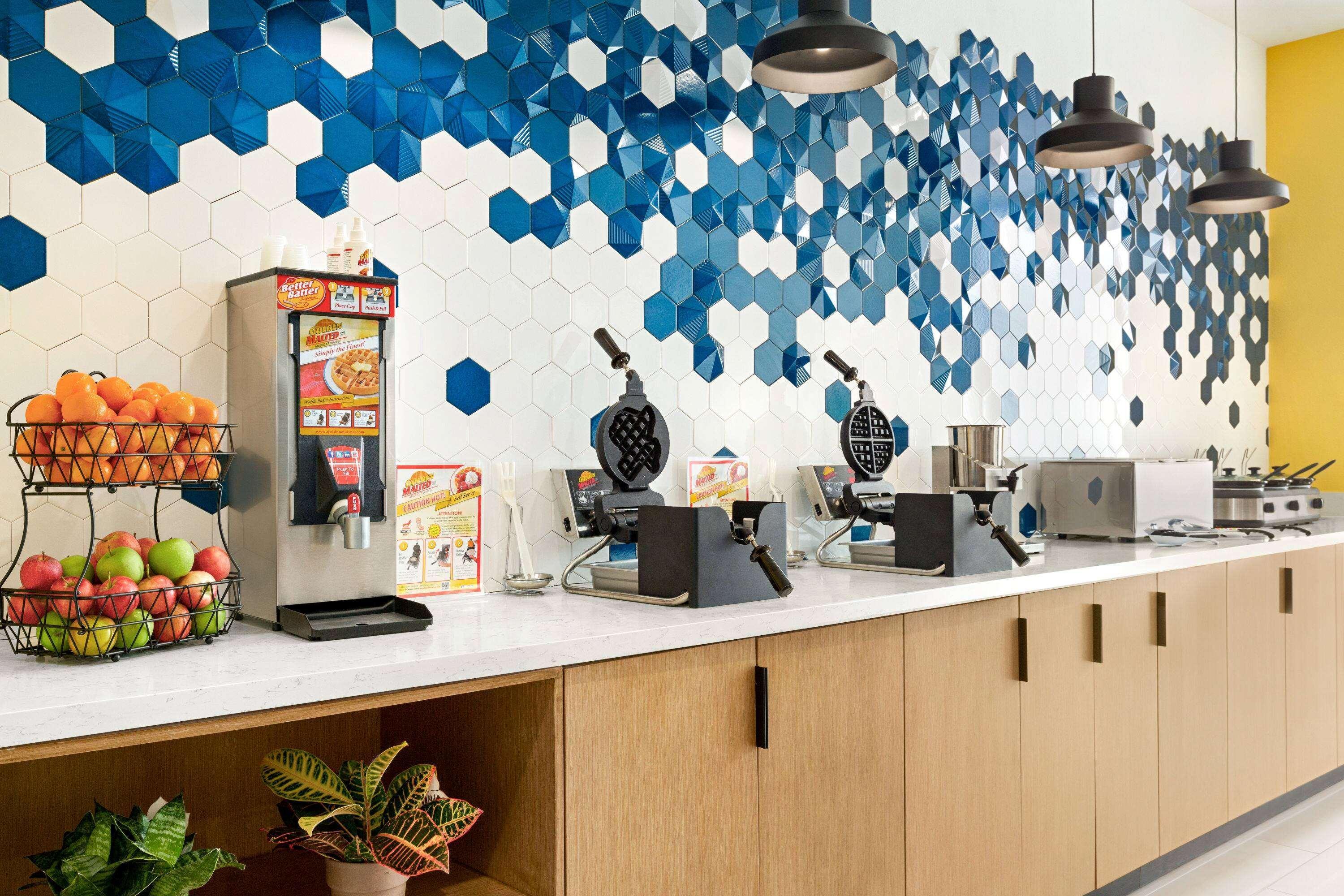 La Quinta By Wyndham Richmond-Sugarland Hotel Екстериор снимка